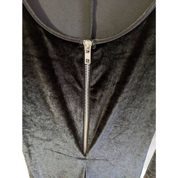 Spirit Halloween Black Onepiece Catsuit Costume with Attached Tail Adult Size XS - Picture 10 of 12